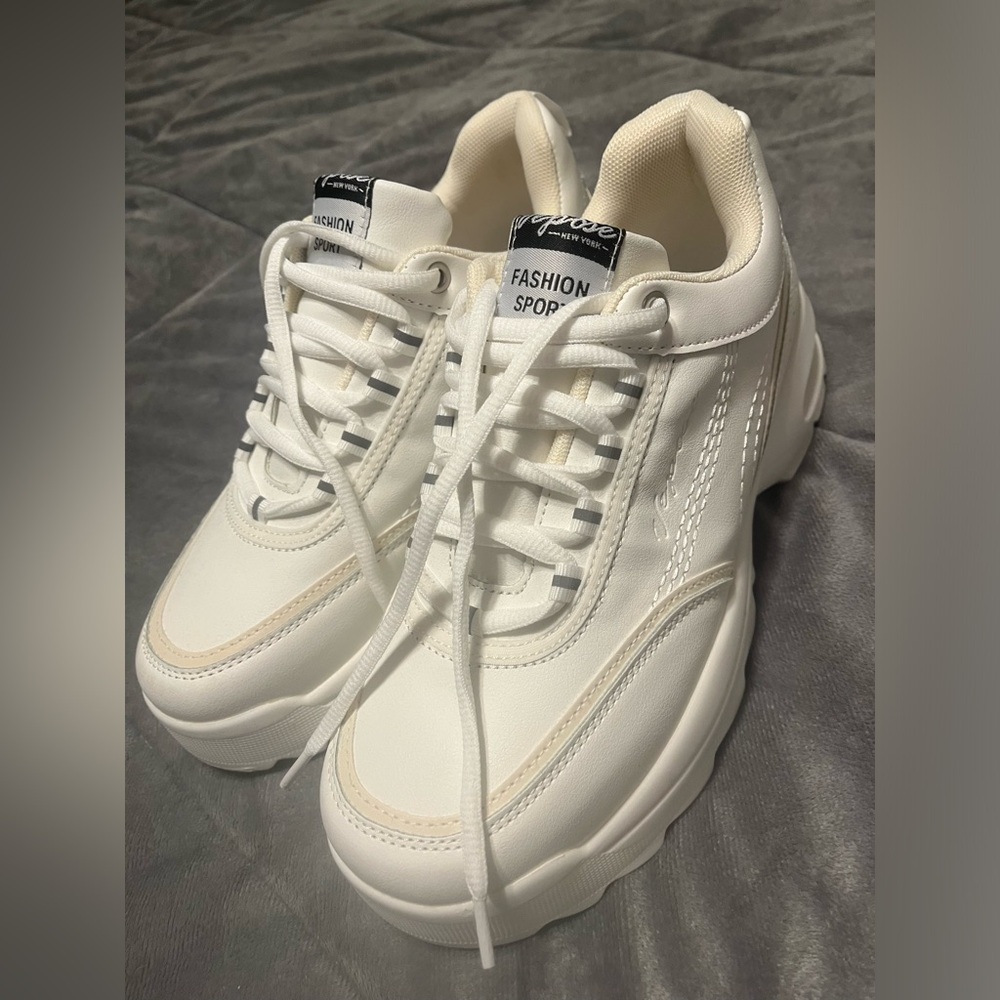 Vepose Women's 8019 Fashion Sneakers Air Cushion Walking Sneakers, Size 9, EUC